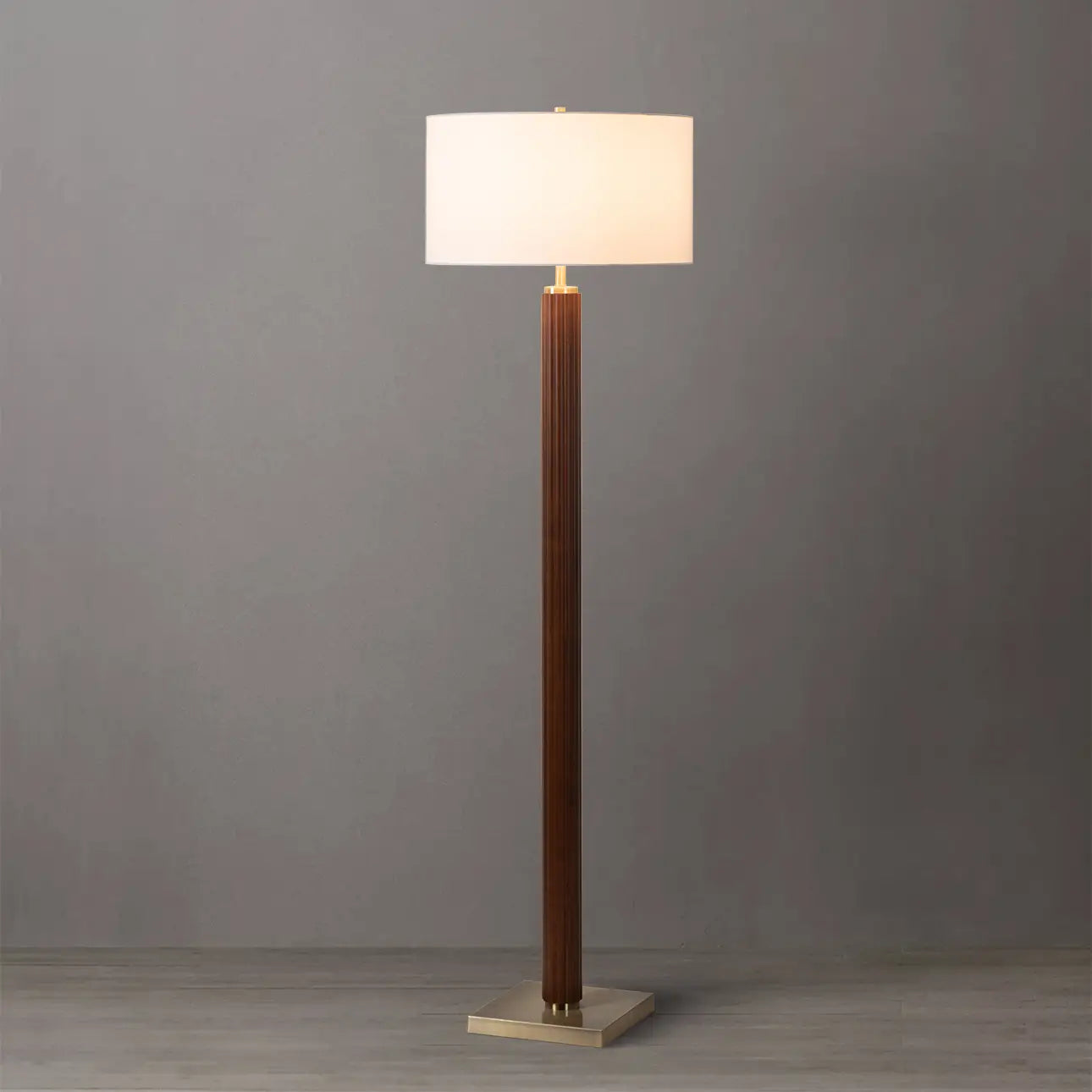 Solren Floor Lamp Housenord